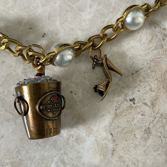 BETSEY JOHNSON BLACK QUILTED FABULOUS SKULL BAG - Picture 6 of 16